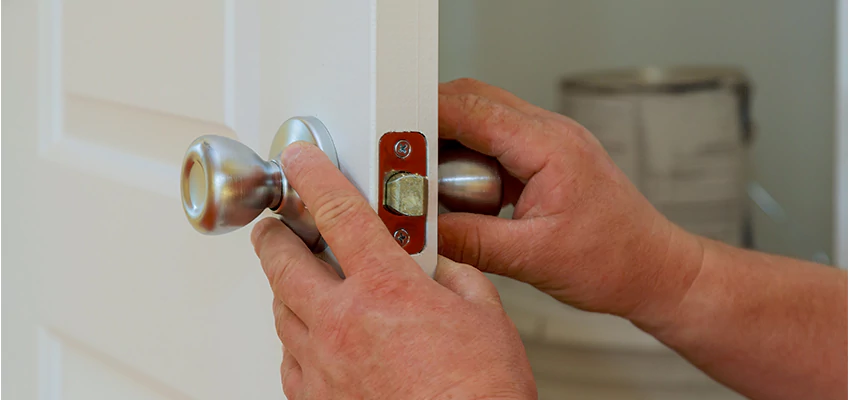 AAA Locksmiths For lock Replacement in Gurnee